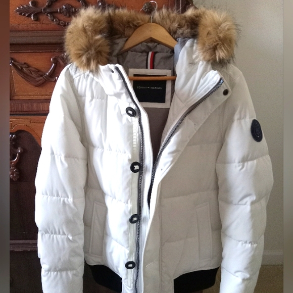 Tommy Hilfiger men's small white winter coat with faux fur hoody